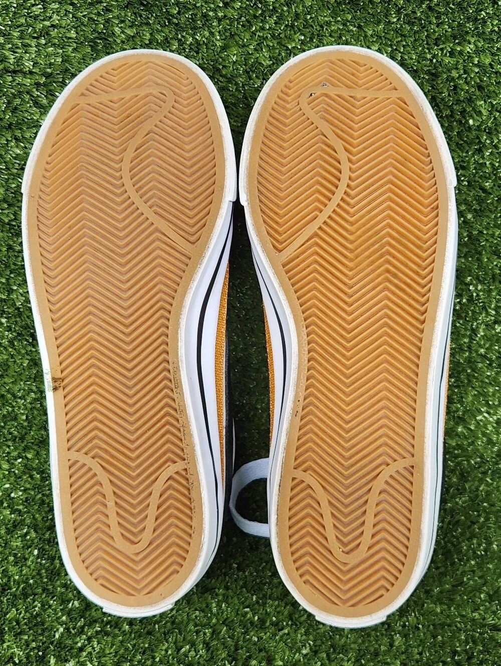 Nike Court Legacy Low Big Girls Leather White Tan Sneakers Shoes Size 4.5 Youth